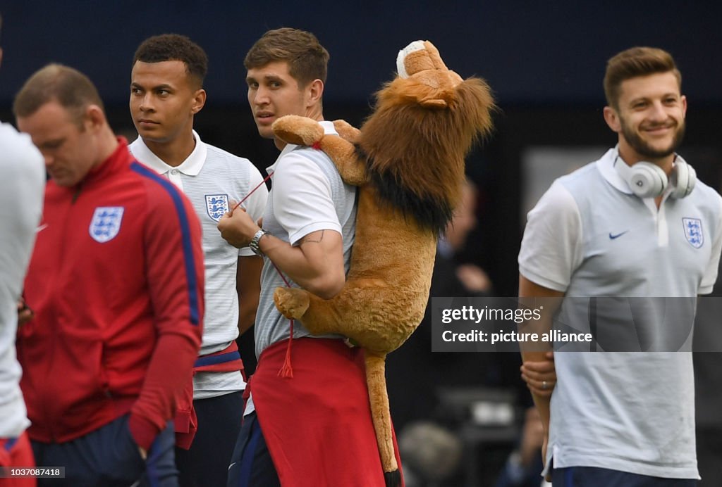 EURO 2016 - Group B England training