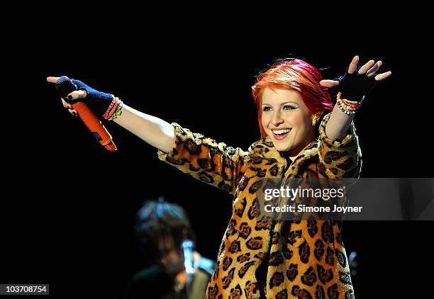 Hayley Williams of Paramore performs live on the Main stage during the third and final day of Reading Festival on August 29, 2010 in Reading, England.
