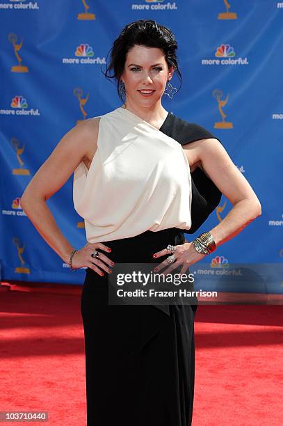 Actress Lauren Graham arrives at the 62nd Annual Primetime Emmy Awards held at the Nokia Theatre L.A. Live on August 29, 2010 in Los Angeles,...