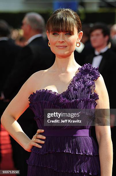 Actress Emily Deschanel arrives at the 62nd Annual Primetime Emmy Awards held at the Nokia Theatre L.A. Live on August 29, 2010 in Los Angeles,...