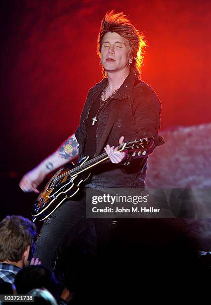 John Rzeznik lead singer of the Goo Goo Dolls performs at the Greek Theater on August 29, 2010 in Los Angeles, California.