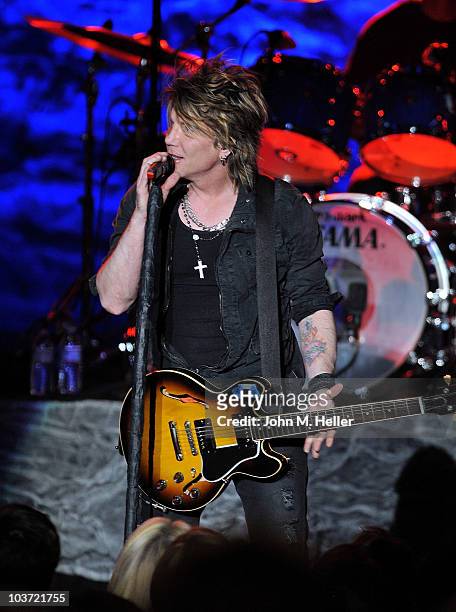 John Rzeznik lead singer of the Goo Goo Dolls performs at the Greek Theater on August 29, 2010 in Los Angeles, California.