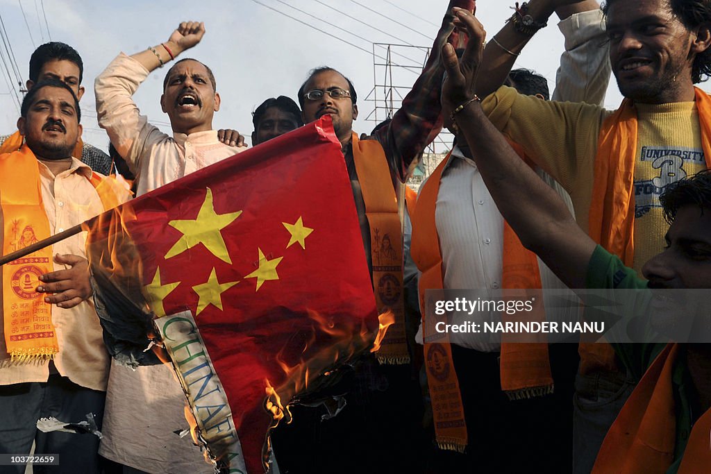 Indian activists of the right-wing Hindu