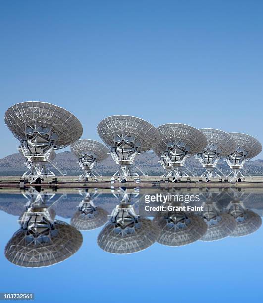 very large array radio telescopes, vla. - antenne parabolique photos et images de collection