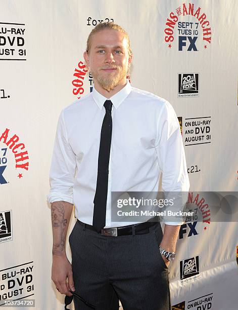 Actor Charlie Hunnam arrives at the premiere premiere of FX and FOX 21's "Sons Of Anarchy" Season 3 at the Arclight Theatre on August 30, 2010 in...