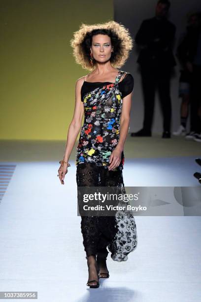 Shalom Harlow walks the runway at the Versace show during Milan Fashion Week Spring/Summer 2019 on September 21, 2018 in Milan, Italy.