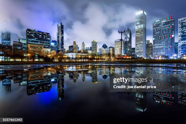 reflection, chicago, illinois, america - millennium park chicago fotografías e imágenes de stock