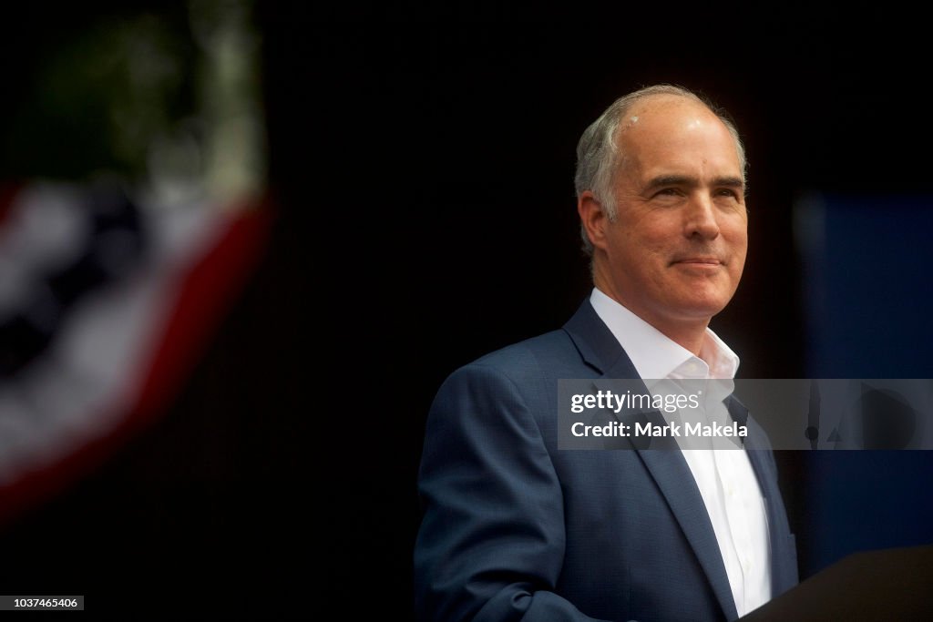 Barack Obama Attends Campaign Rally For Pennsylvania Democrats In Philadelphia