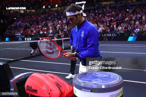 Federer Rachet 39 Racquet Club Of Chicago Stock Photos, High-Res Pictures, and Images ...