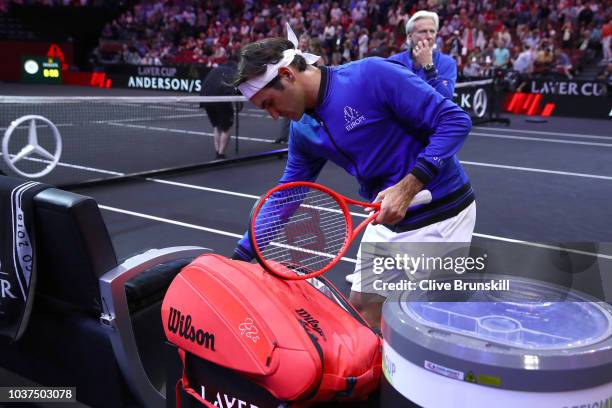 Federer Rachet 39 Racquet Club Of Chicago Stock Photos, High-Res Pictures, and Images ...