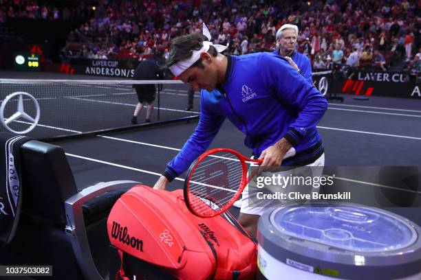 Federer Rachet 39 Racquet Club Of Chicago Stock Photos, High-Res Pictures, and Images ...