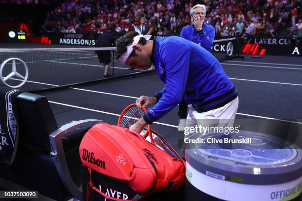 Federer Rachet 39 Racquet Club Of Chicago Stock Photos, High-Res Pictures, and Images ...