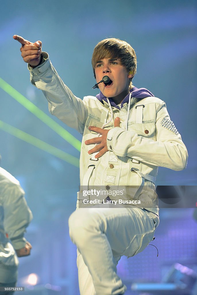 Justin Bieber "My World" Tour With Sean Kingston