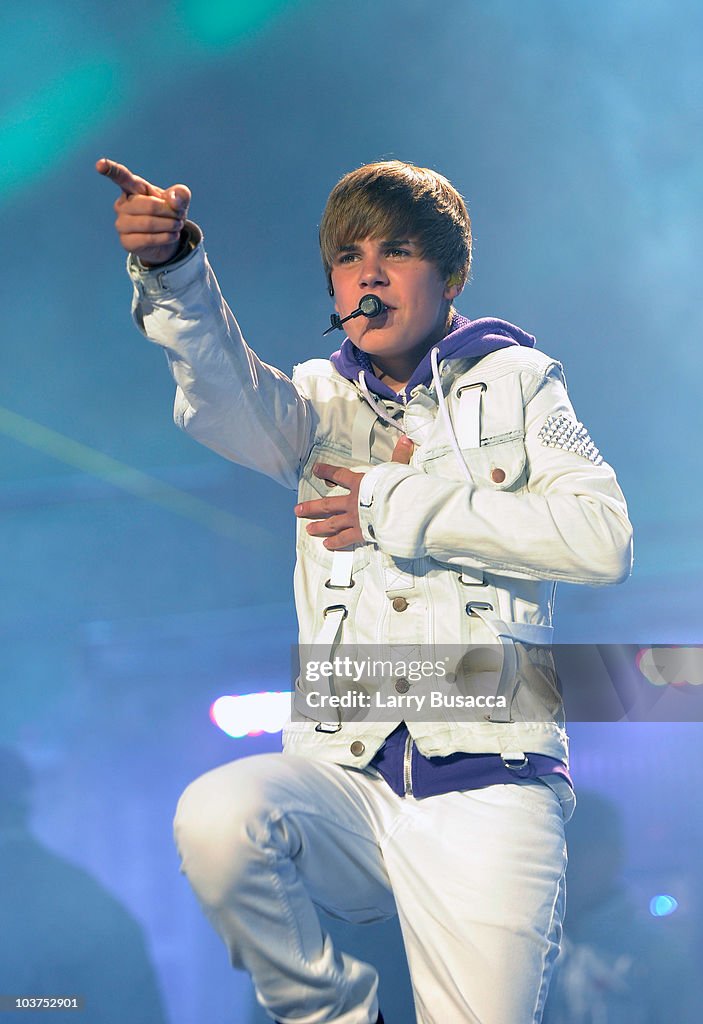 Justin Bieber "My World" Tour With Sean Kingston
