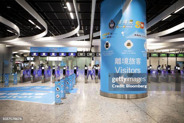 Immigration Machine 38 West Kowloon Station Mainland Port Area Stock Photos, High-Res ...