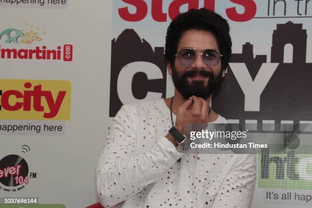 51 Bollywood Actors Shahid Kapoor And Shraddha Kapoor Promote Upcoming  Movie Batti Gul Meter Chalu Photos and Premium High Res Pictures - Getty  Images