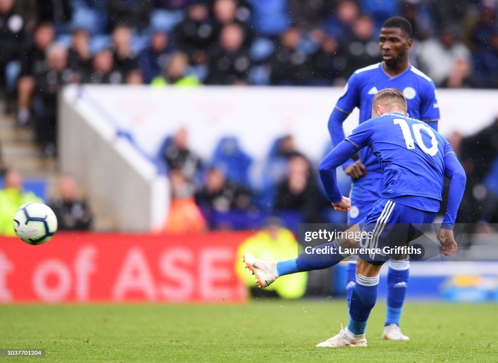 Leicester City v Huddersfield Town - Premier League
