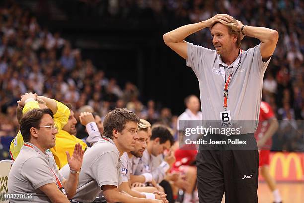 Head coach Martin Schwalb of Hamburg gestures during the Toyota Handball Bundesliga match between HSV Hamburg and HSG Ahlen-Hamm at the o2 World...