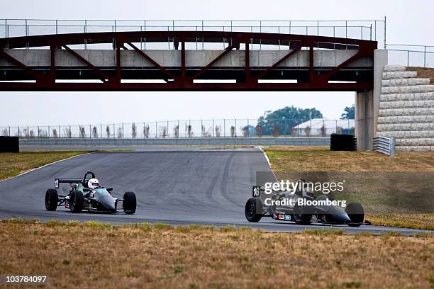 Formula 2000 Racing 55 Project Indy Stock Photos, High-Res Pictures, and Images - Getty Images