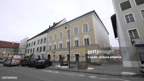 View of Adolf Hitler's birth house in the Salzburg suburb of Braunau, Austria, 05 February 2015. Photo: Matthias Roeder/dpa | usage worldwide