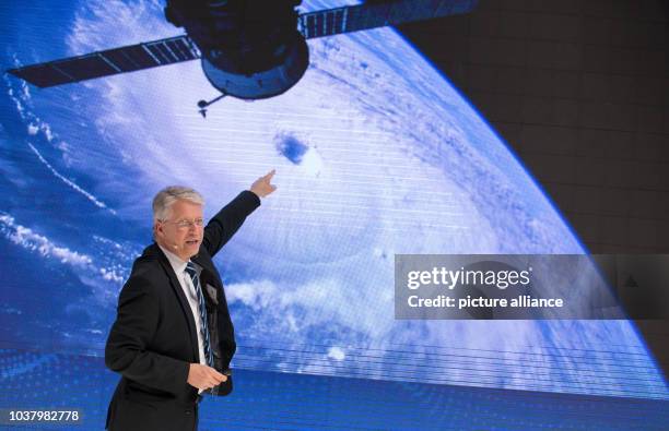 Toomas Reier European Space Agency astronaut Thomas Reiter speaks at the Software ...
