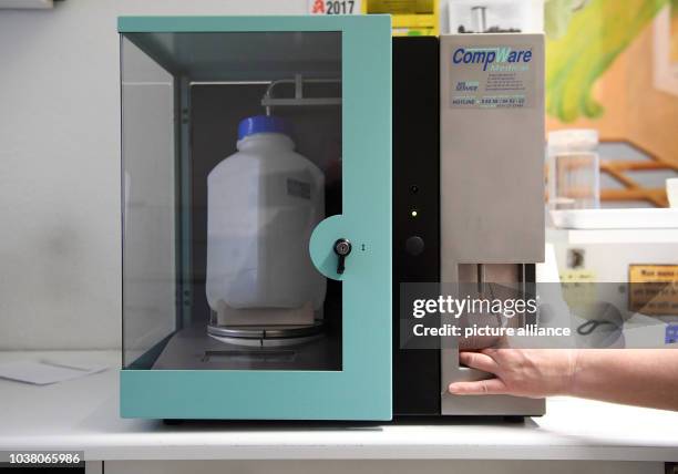 Methadone machine fills up a dosis at a medical praxis in Karlsruhe, Germany, 25 January 2017. The supply of substitutes like methadone for severely...