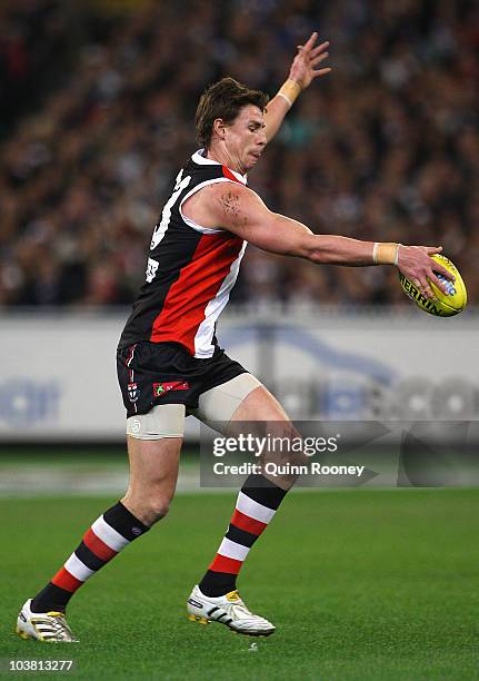 Justin Koschitzke of the Saints kicks during the AFL Second Qualifying Final match between the Geelong Cats and the St Kilda Saints at Melbourne...