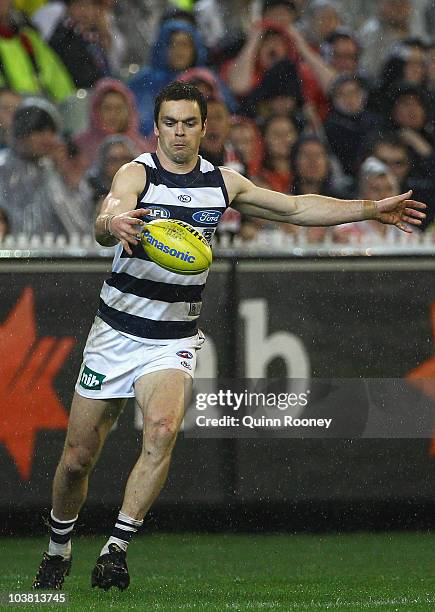 Matthew Scarlett of the Cats kicks during the AFL Second Qualifying Final match between the Geelong Cats and the St Kilda Saints at Melbourne Cricket...