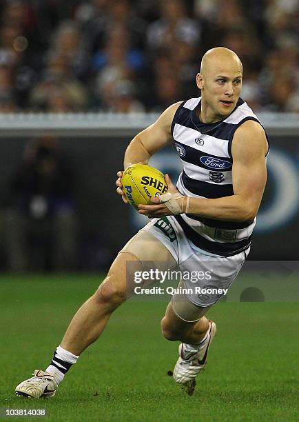 Gary Ablett of the Cats runs down the wing during the AFL Second Qualifying Final match between the Geelong Cats and the St Kilda Saints at Melbourne...