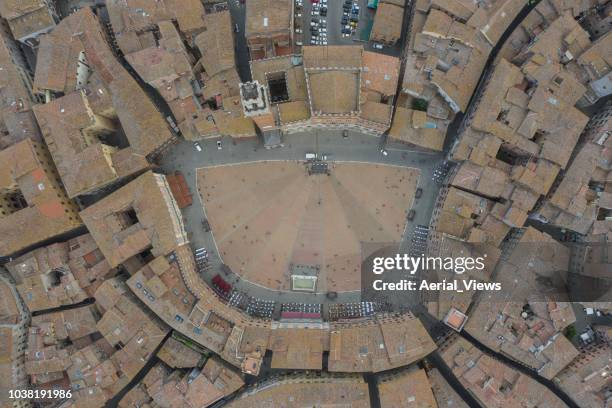 piazza del campo - siena - birds eye view - palio di siena stock pictures, royalty-free photos & images