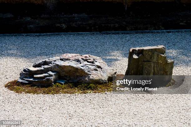 ryoan-ji rock garden. - ryoan ji stock pictures, royalty-free photos & images