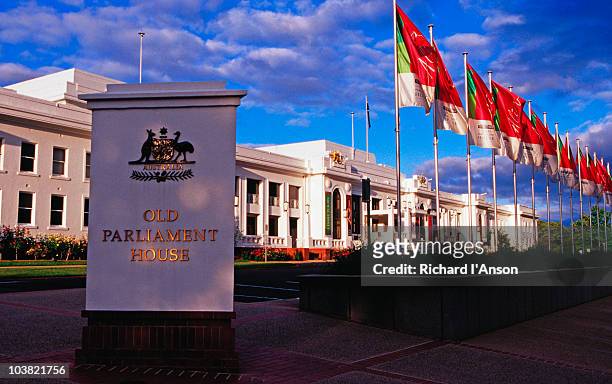 old parliament house. - canberra parliament house australia stock-fotos und bilder