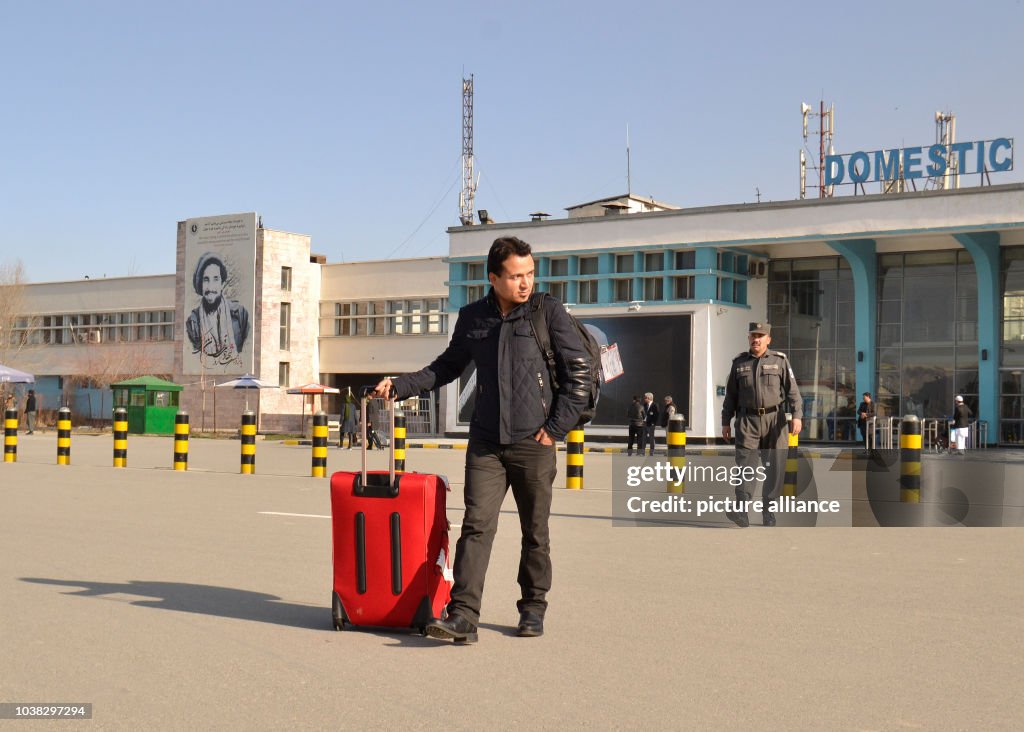 Deportation flight to Kabul, Afghanistan arrives