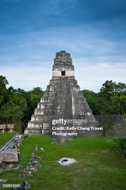 temple 1 at tikal - tikal stock pictures, royalty-free photos & images