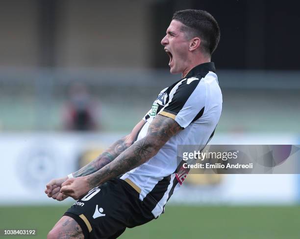Rodrigo De Paul of Udinese Calcio celebrates after scoring the opening goal during the serie A match between Chievo Verona and Udinese at Stadio...