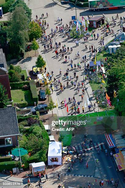 Athletes compete during the 30th edition of 'De Gordel', a cycling and walking event around Brussels organised by Flemish sports organisation Bloso,...