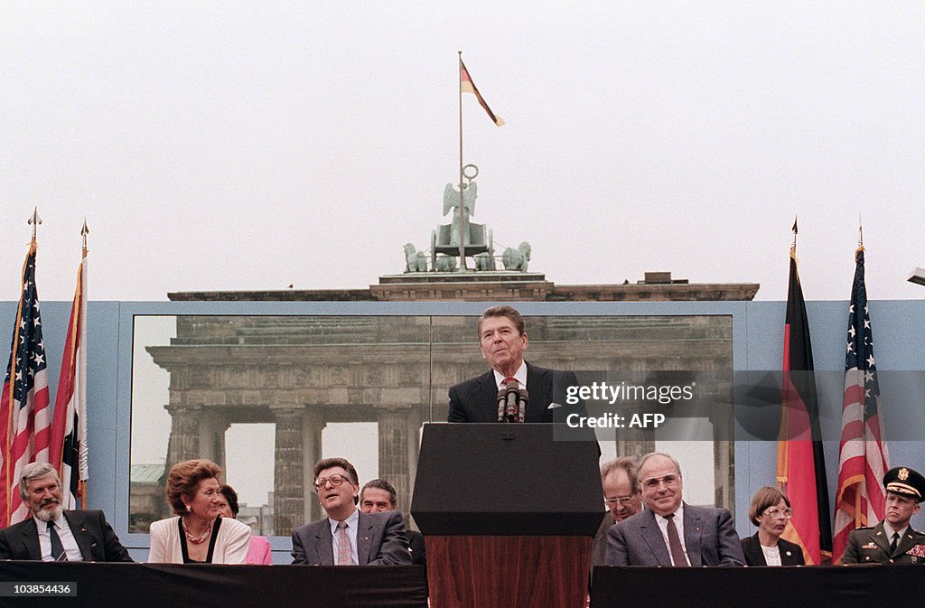 US President Ronald Reagan, commemoratin