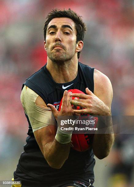 Kade Simpson of Blues marks during the AFL First Elimination Final match between the Sydney Swans and the Carlton Blues at ANZ Stadium on September...