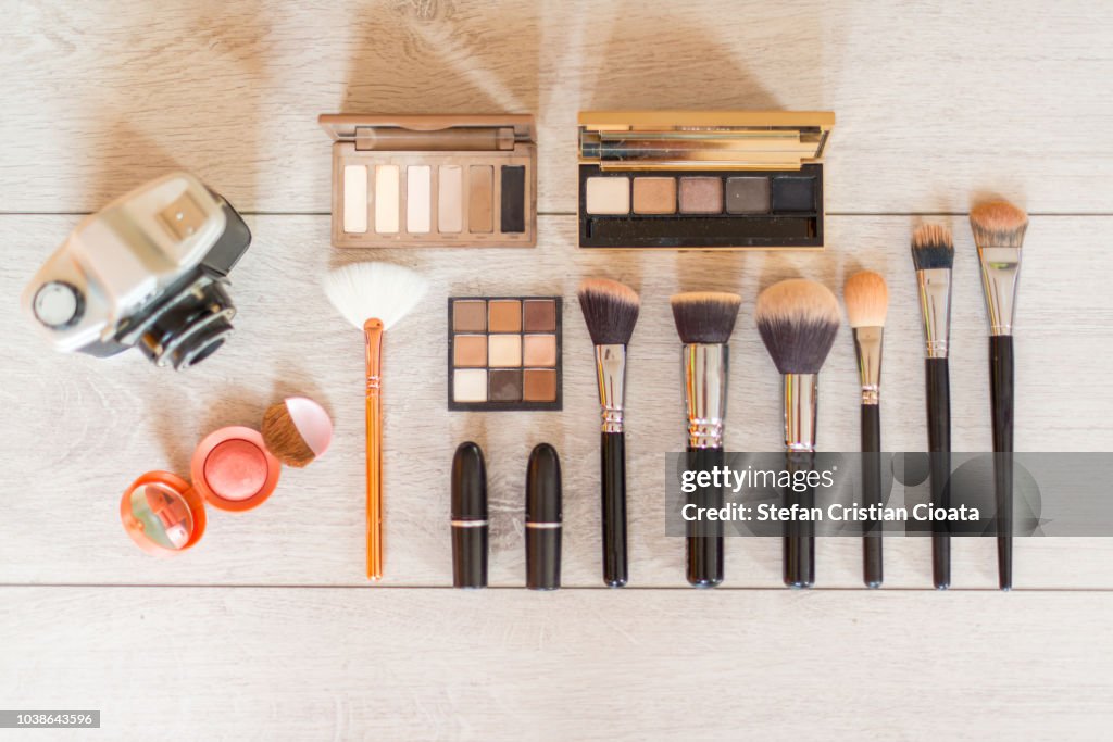 Make-up accessories