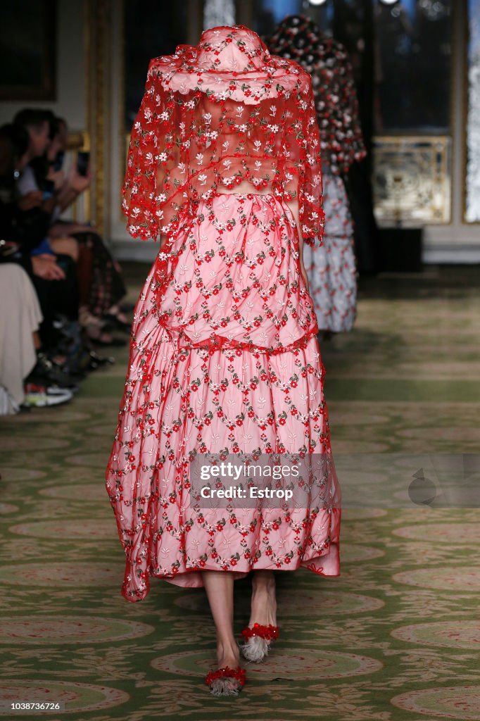 Simone Rocha - Runway - LFW September 2018