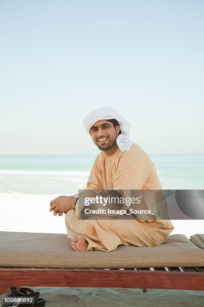 middle eastern man wearing headdress, portrait - middle east clothing stock pictures, royalty-free photos & images