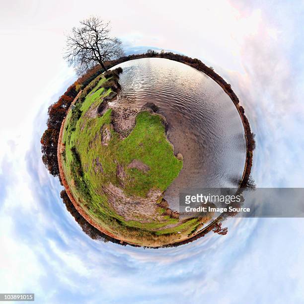 river and riverbank with little planet effect - fish eye photos et images de collection