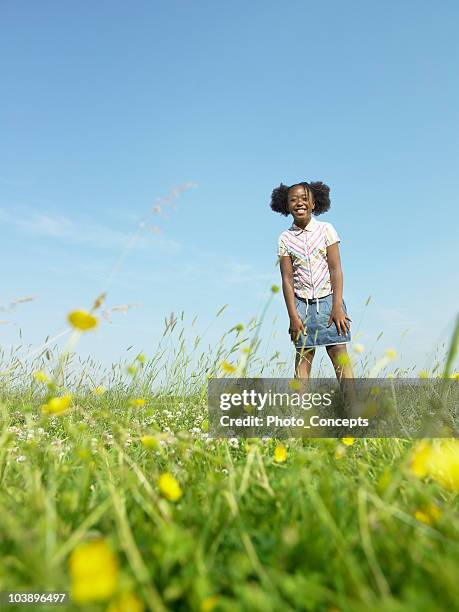 girl in open field - open day 8 bildbanksfoton och bilder