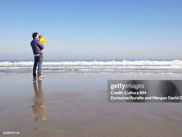 child on beach - people kissing bildbanksfoton och bilder