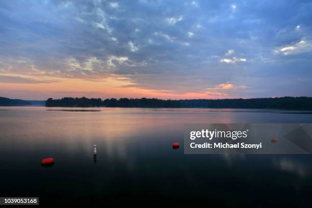 sunset at the cedar lake, shawnee national forest, illinois, usa - evergreen park illinois stock pictures, royalty-free photos & images