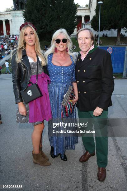 Guenter Netzer and his wife Elvira Netzer and daugher Alana Netzer during the Oktoberfest 2018 at Theresienwiese on September 23, 2018 in Munich,...