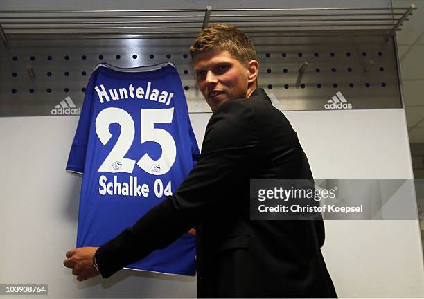 Klaas-Jan Huntelaar poses during the presentation as a new player at Veltins Arena on September 8, 2010 in Gelsenkirchen, Germany.