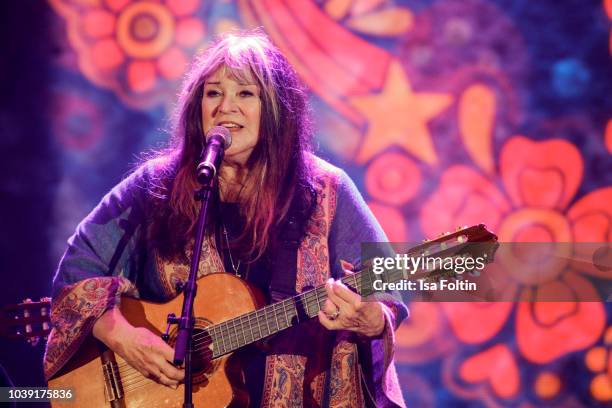 Singer Melanie Safka performs during the tv show 'Gottschalks grosse 68er Show' on September 6, 2018 in Hamburg, Germany.