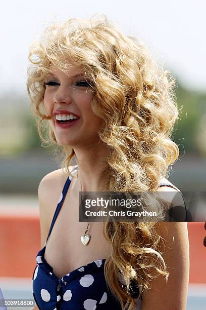 Taylor Swift poses for a photo during the NFL�s Play 60 campaign to fight childhood obesity on September 8, 2010 in New Orleans, Louisiana.