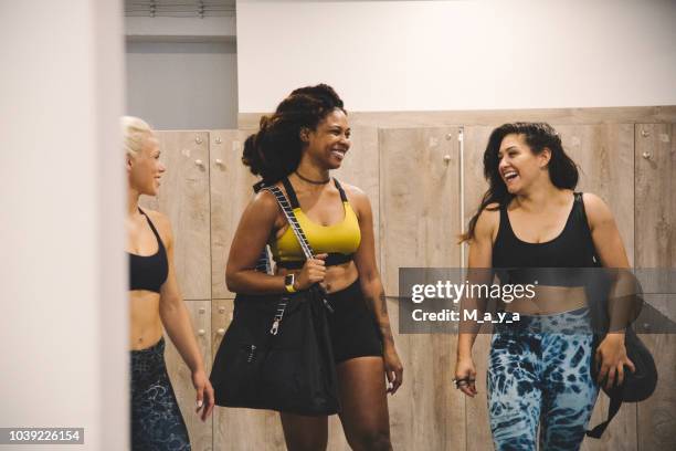 ready for great workout - locker room stock pictures, royalty-free photos & images